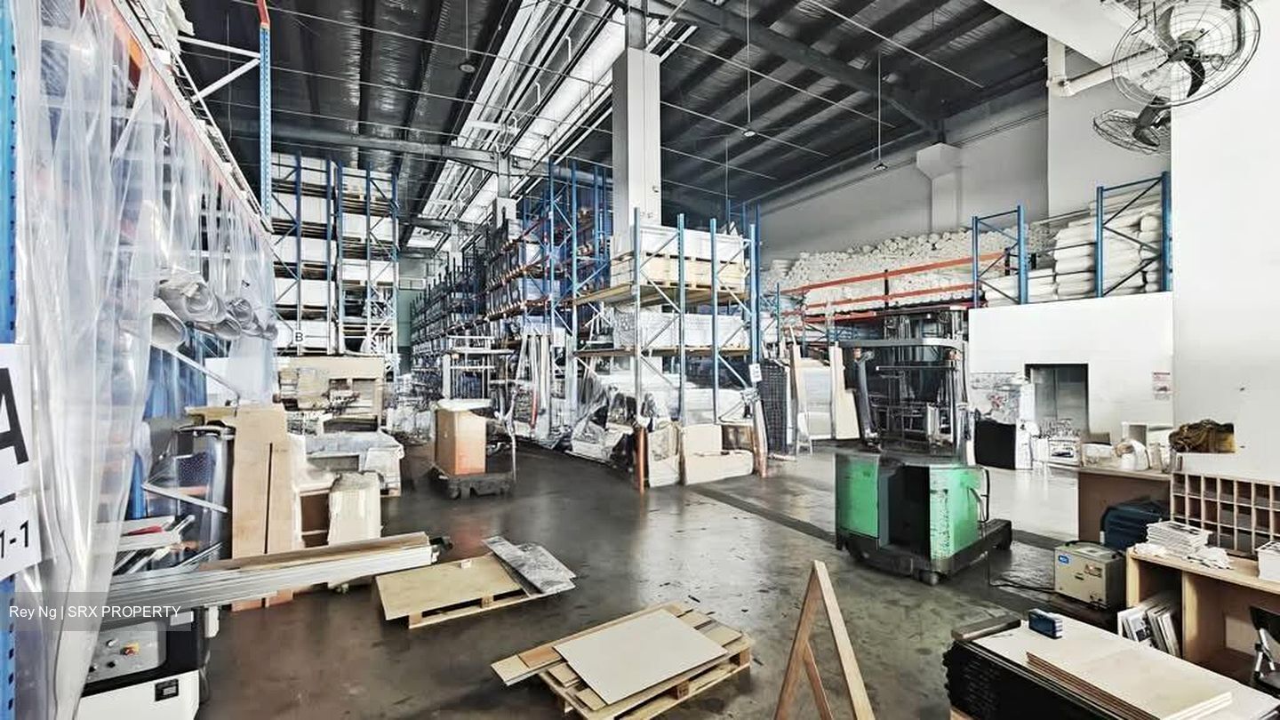 LINER (D22), Factory #558270461